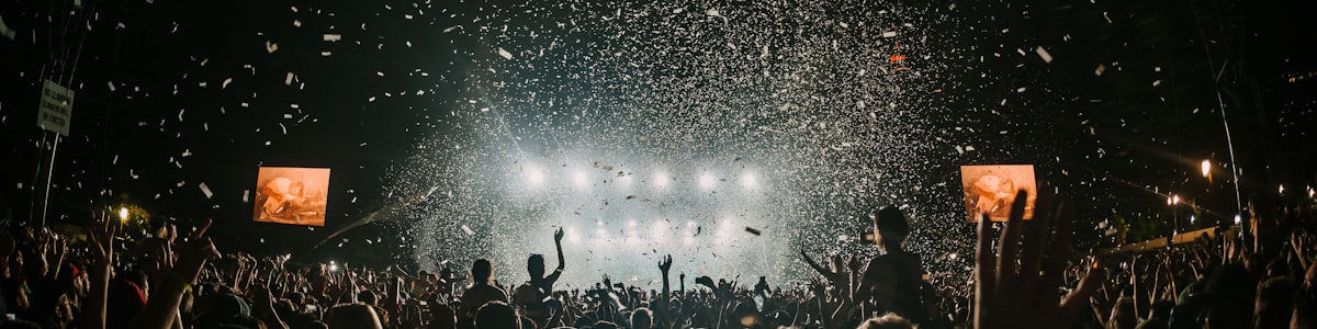 彩神平台球迷社区热烈讨论交流场景